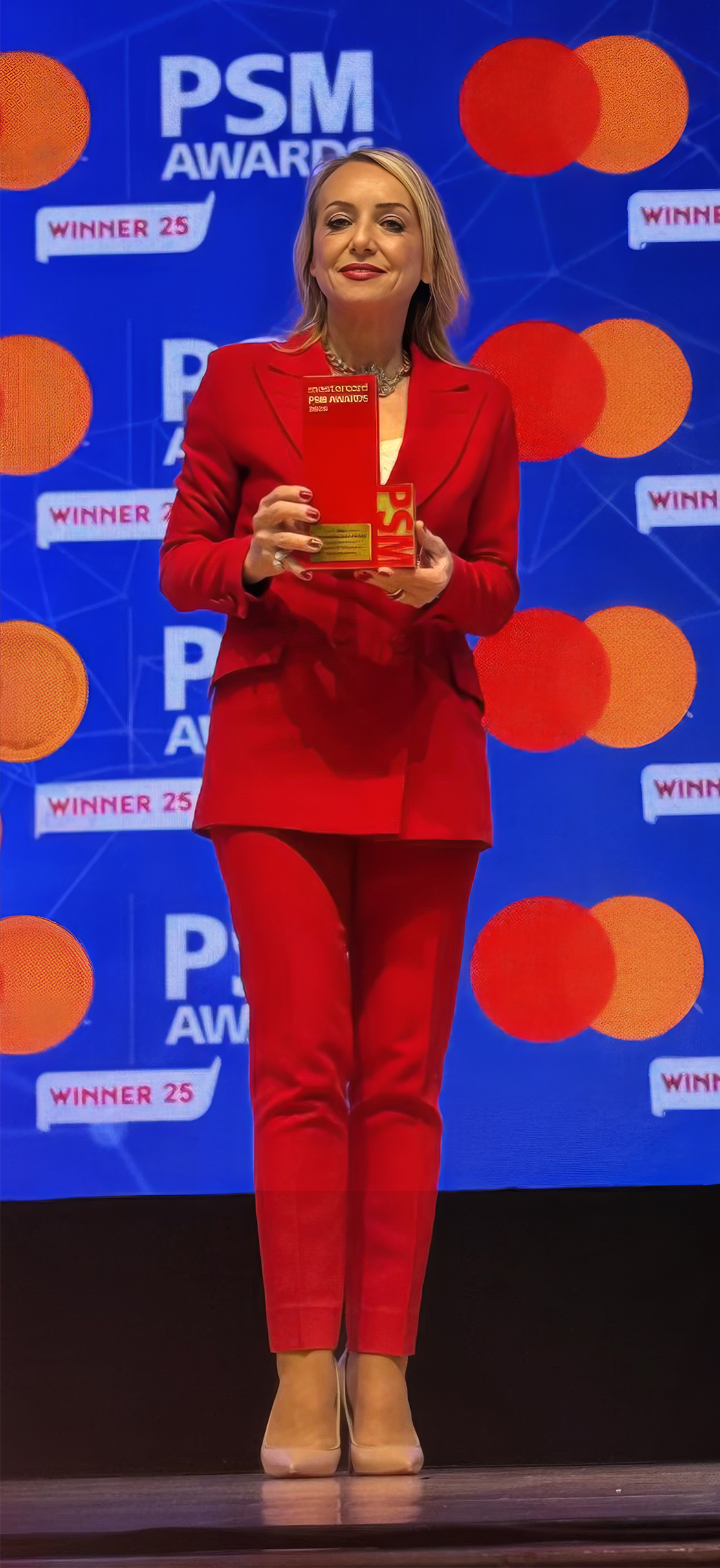 Binance TR Teknolojide Kadın Akademisi Altın &Ouml;d&uuml;l