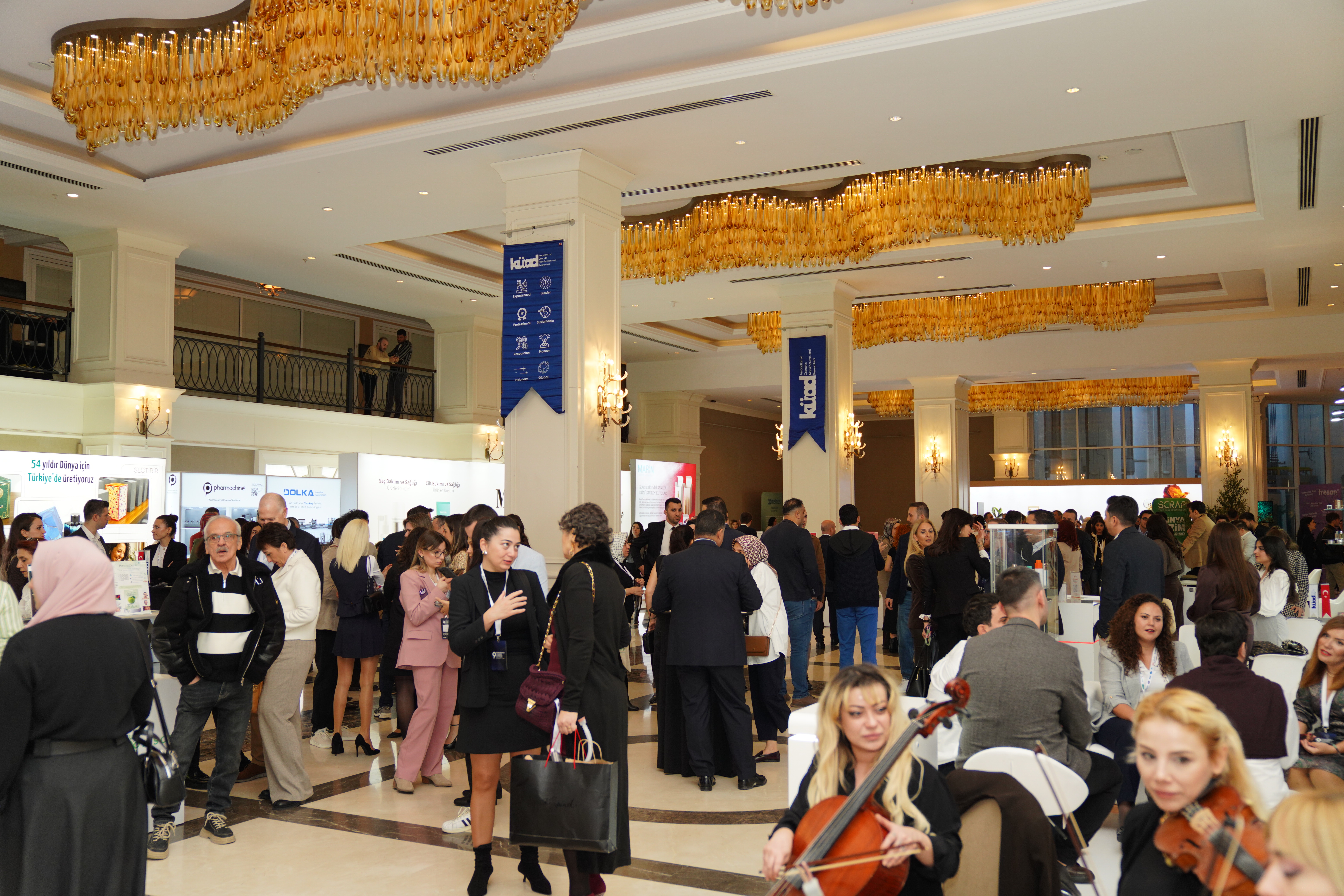 K&Uuml;AD 9. Uluslararası Kozmetik Kongresi&rsquo;nden bir kare