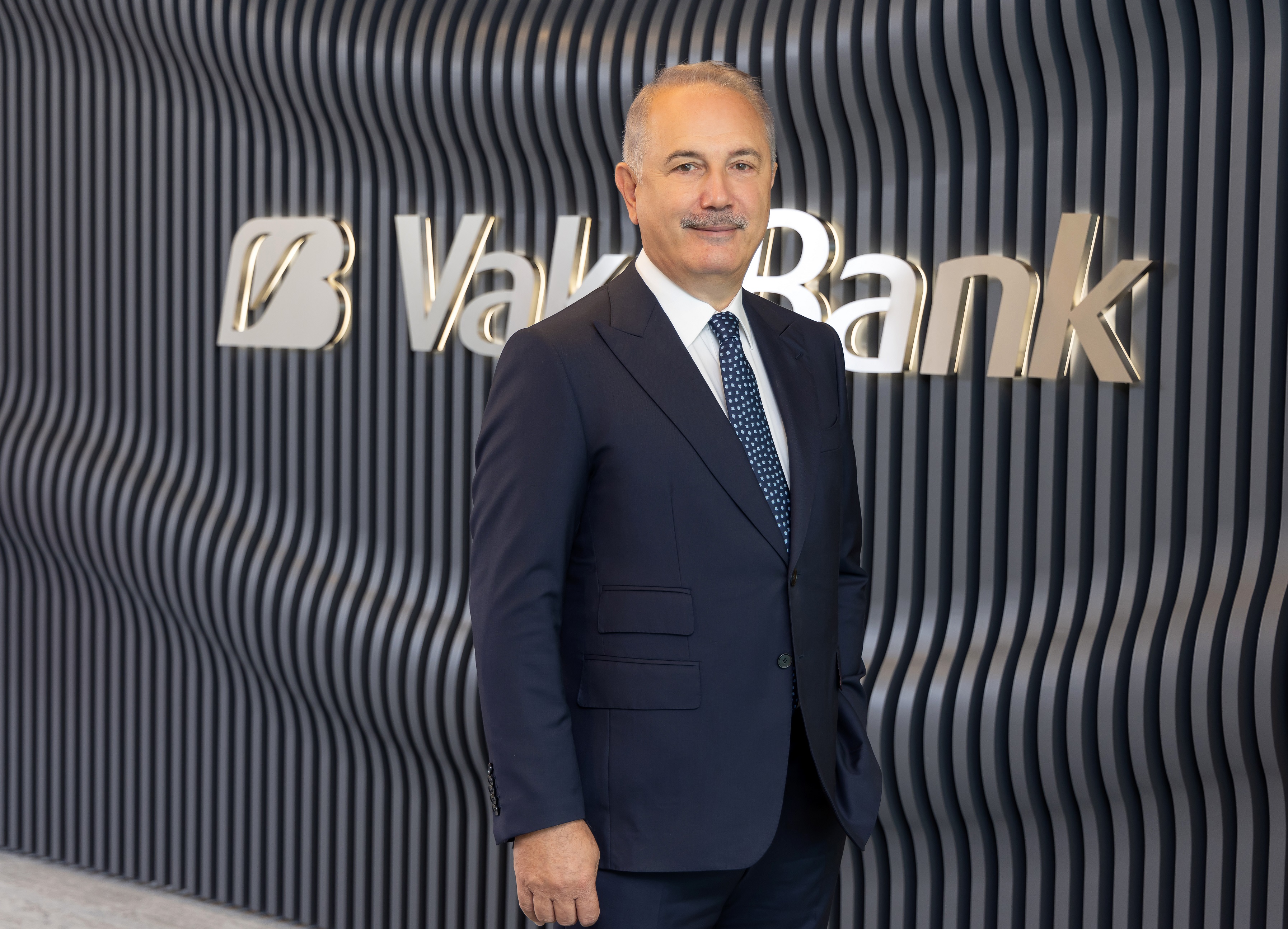 VakıfBank ve AIIB: 10 yıl vadeli 300 milyon dolar kredi