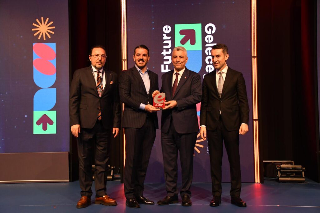 Horoz Lojistik, 2025’i Üç Prestijli Ödülle Kapattı