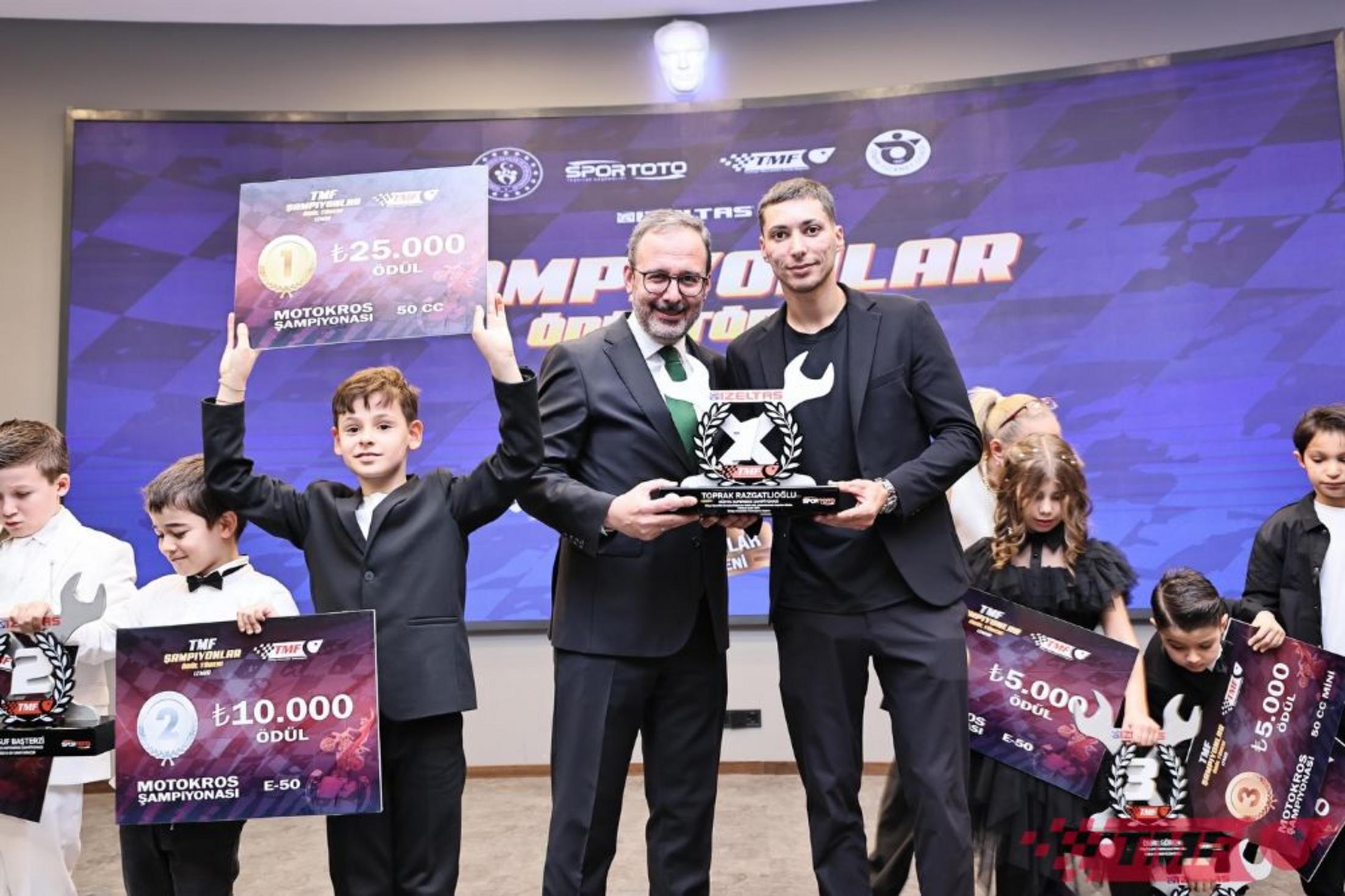 TMF minik şampiyonlara destek &ouml;d&uuml;l t&ouml;reni 2