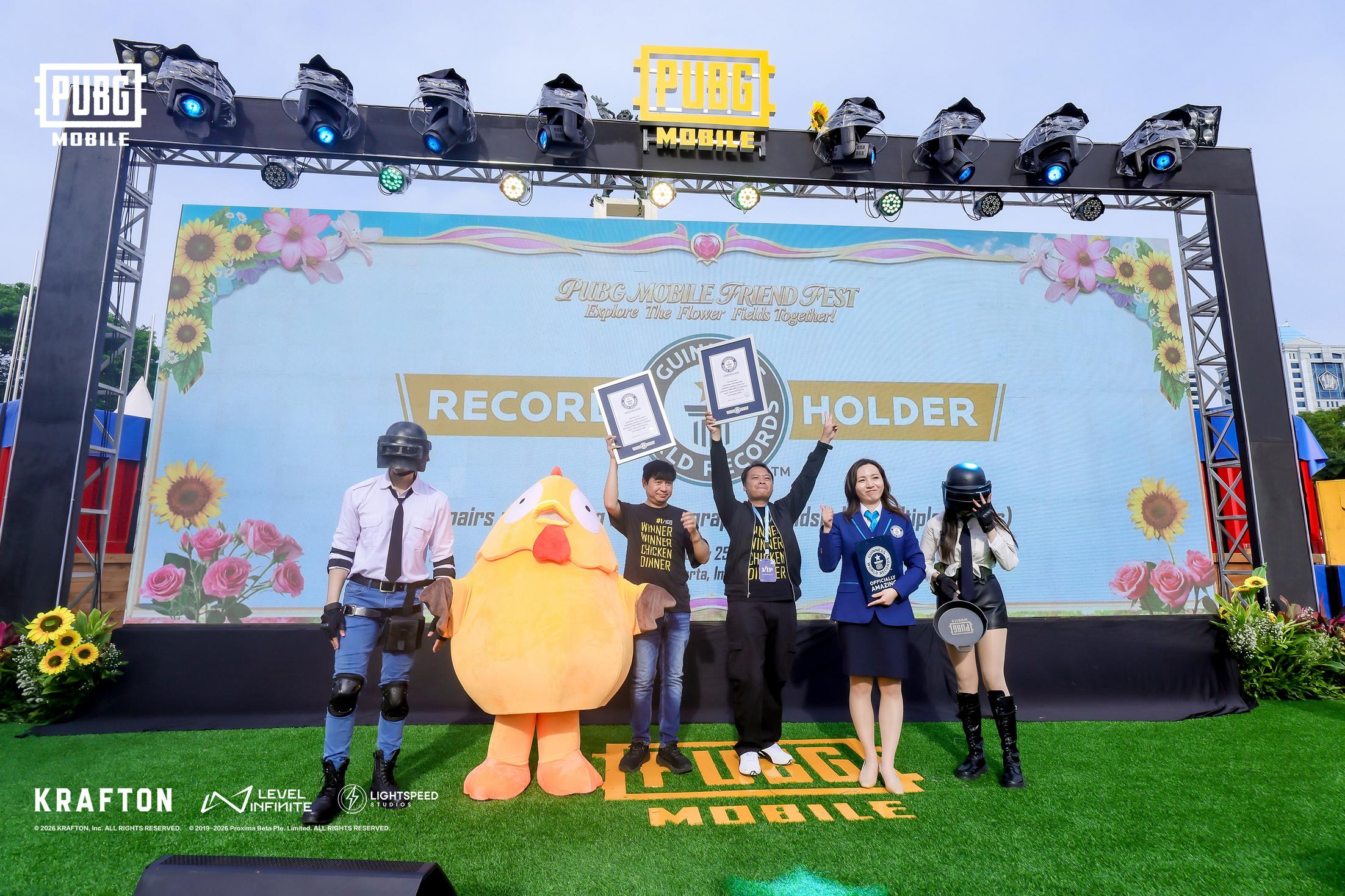 PUBG MOBILE arkadaşlık temalı k&uuml;resel etkinlik g&ouml;rseli