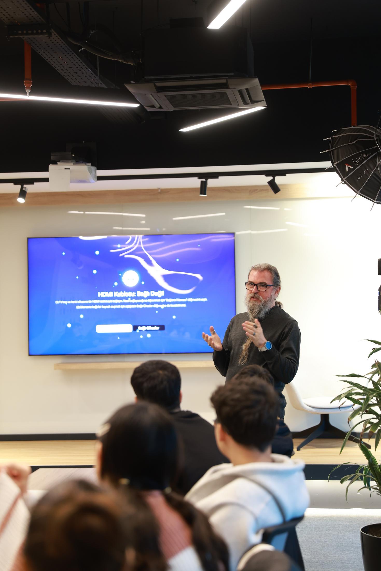 Gen&ccedil;lerin fotoğrafla hik&acirc;ye anlatımı: Canon Gen&ccedil;lik Programı