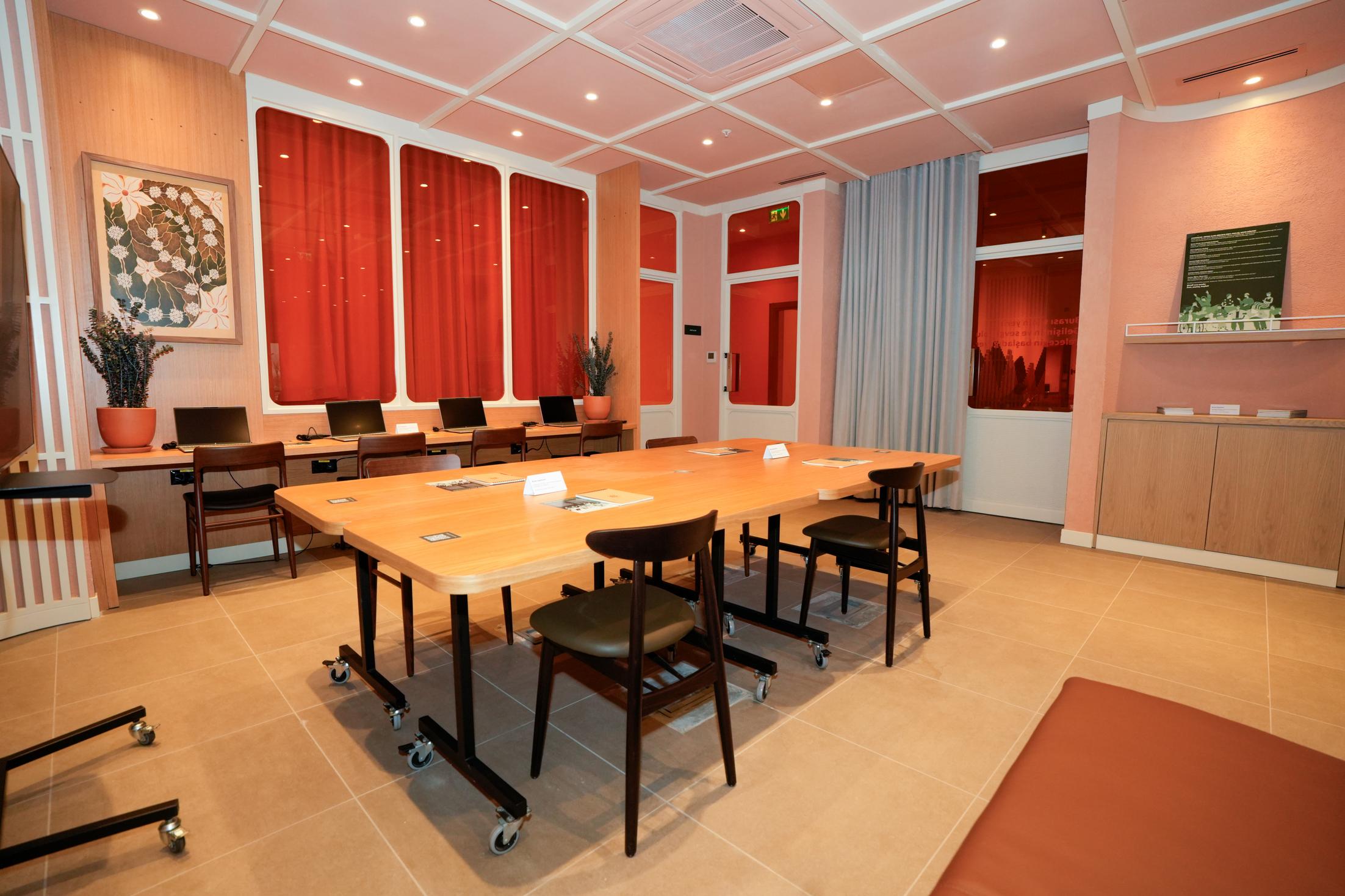 Starbucks Community Store İzmir - eğitim ve at&ouml;lye alanları