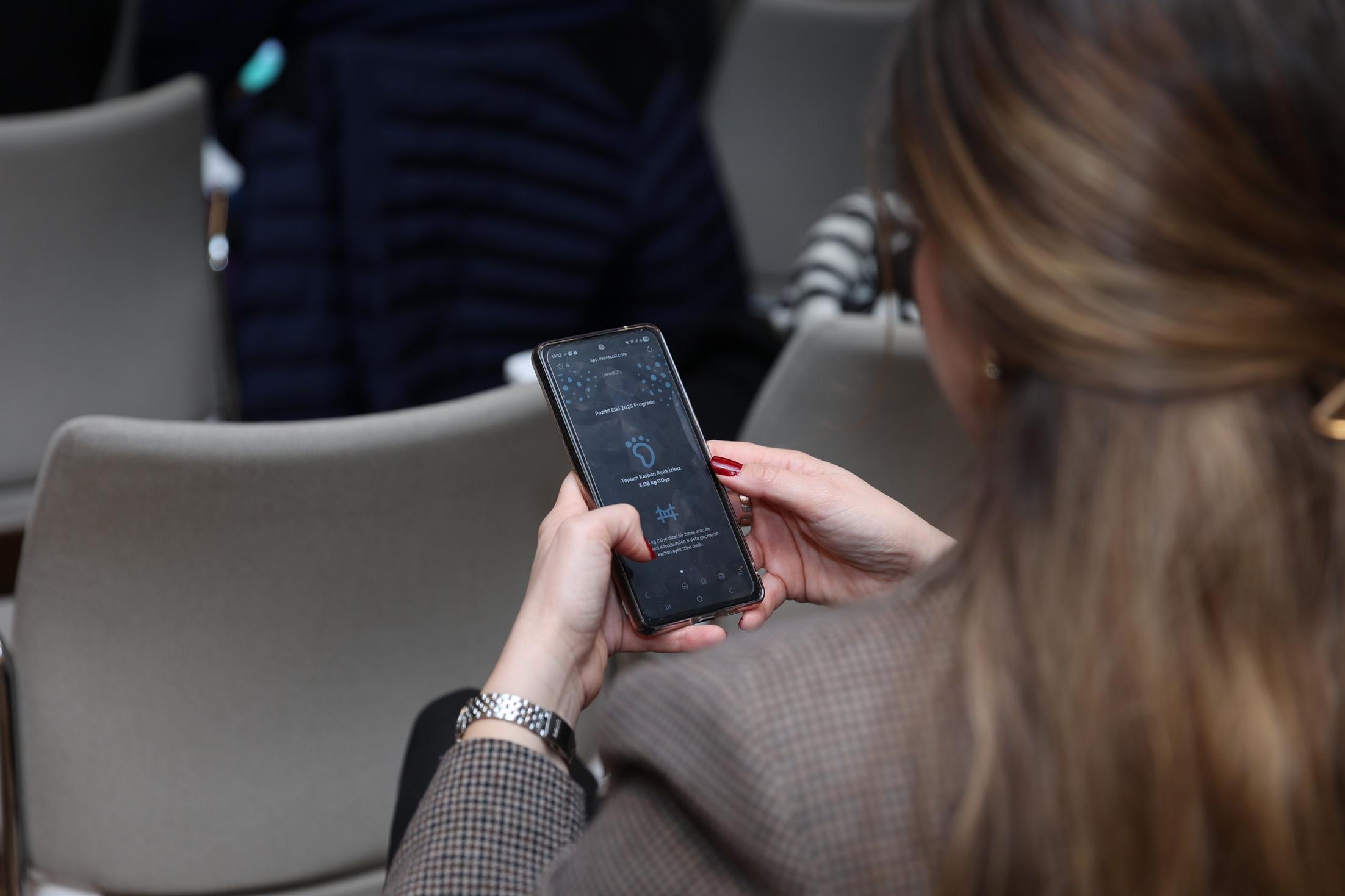 Alarko Pozitif Etki–Yeşil Yaka Programı sertifika takdimi