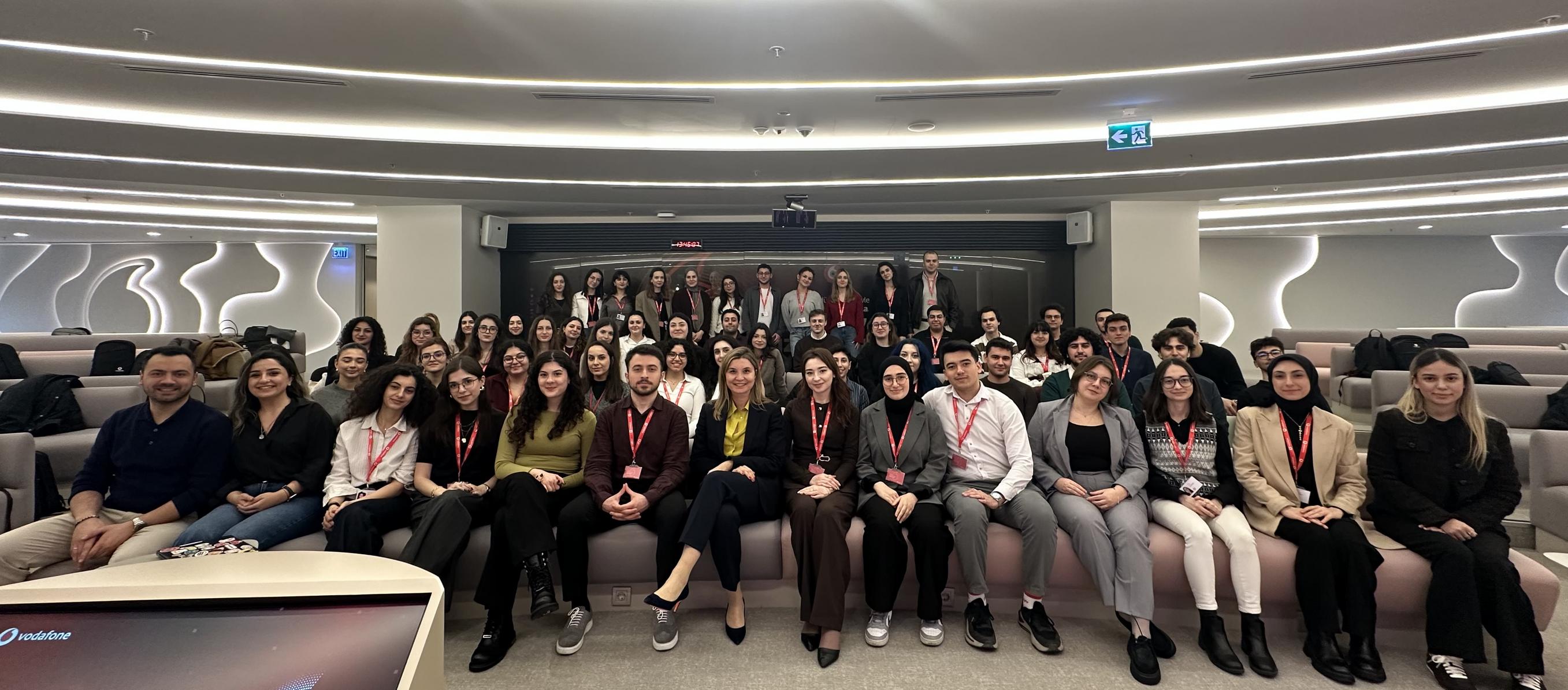 Vodafone uzun dönem staj programı başvuruları