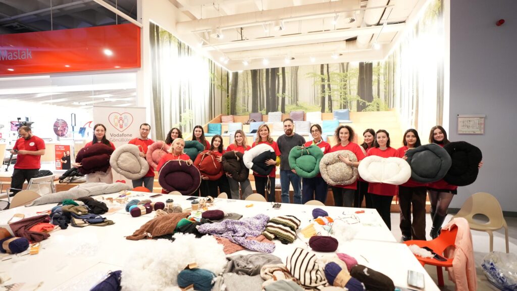 Vodafone Vakfı ve Hasan Kızıl’dan Engelli Hayvanlara Destek