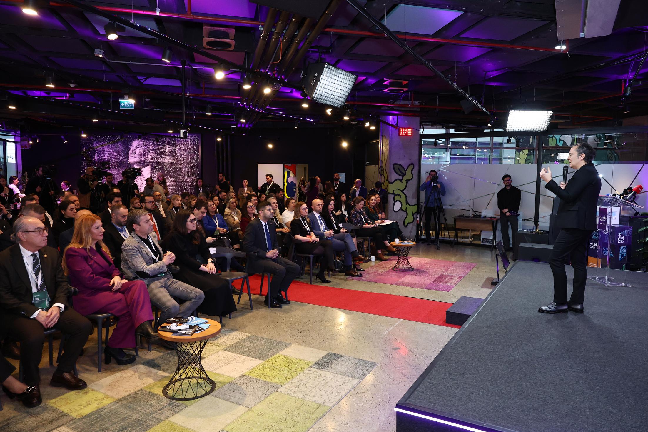 Sanofi PharmUp buluşması Fark Labs iş birliğiyle gerçekleştirildi