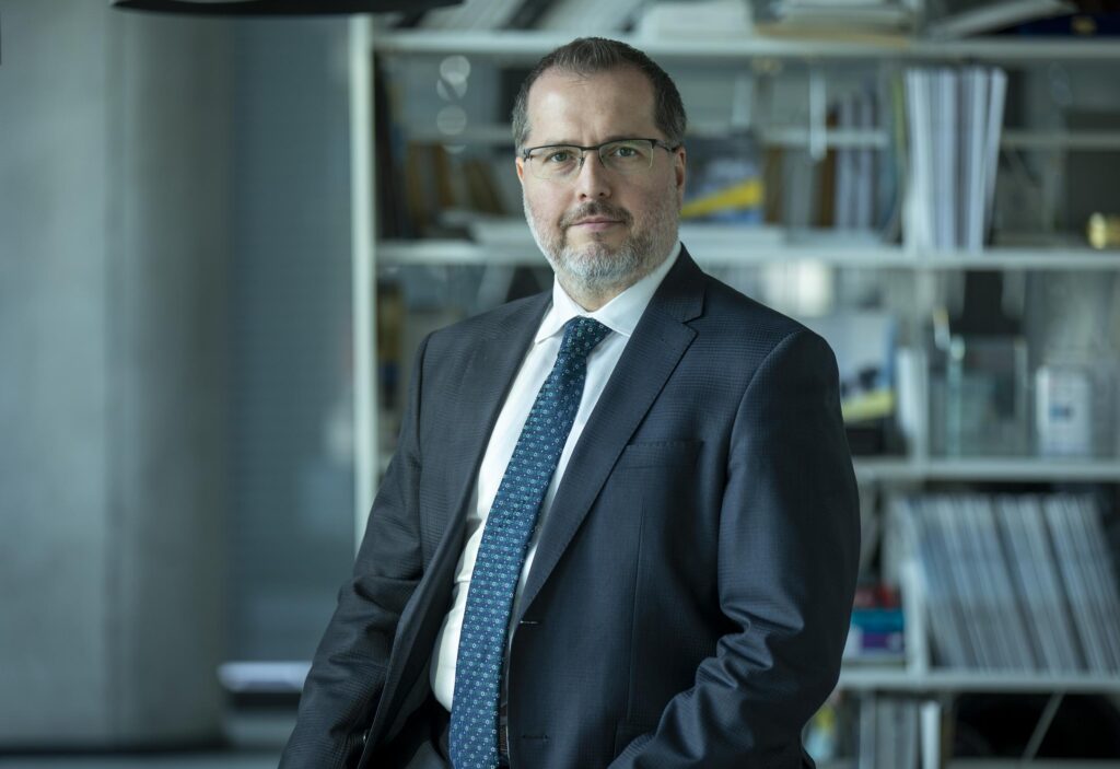 EY, Telekom Operatörleri İçin En Büyük 10 Riski Açıkladı