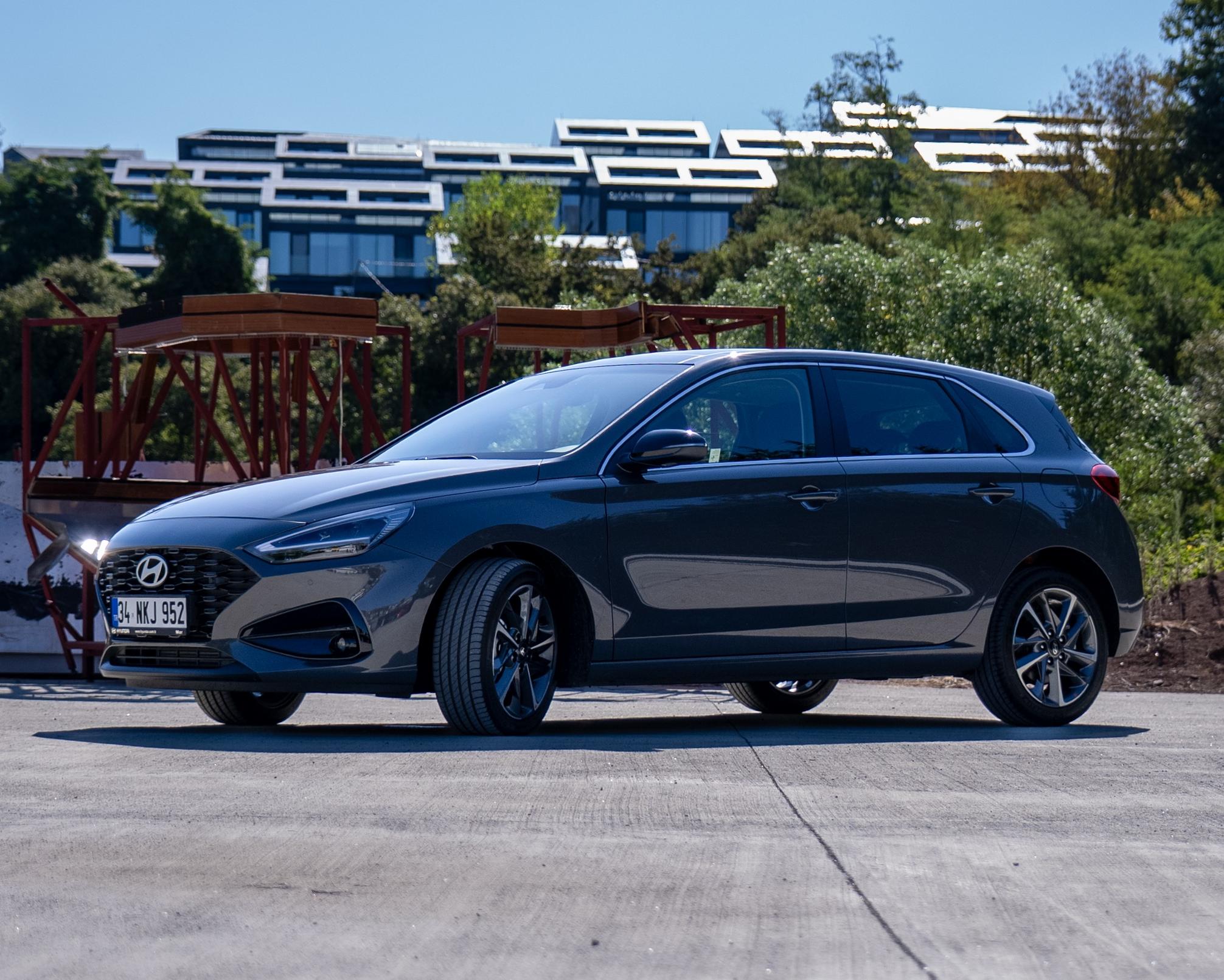 Hyundai i30 1.6 T-GDI – basın görseli 2