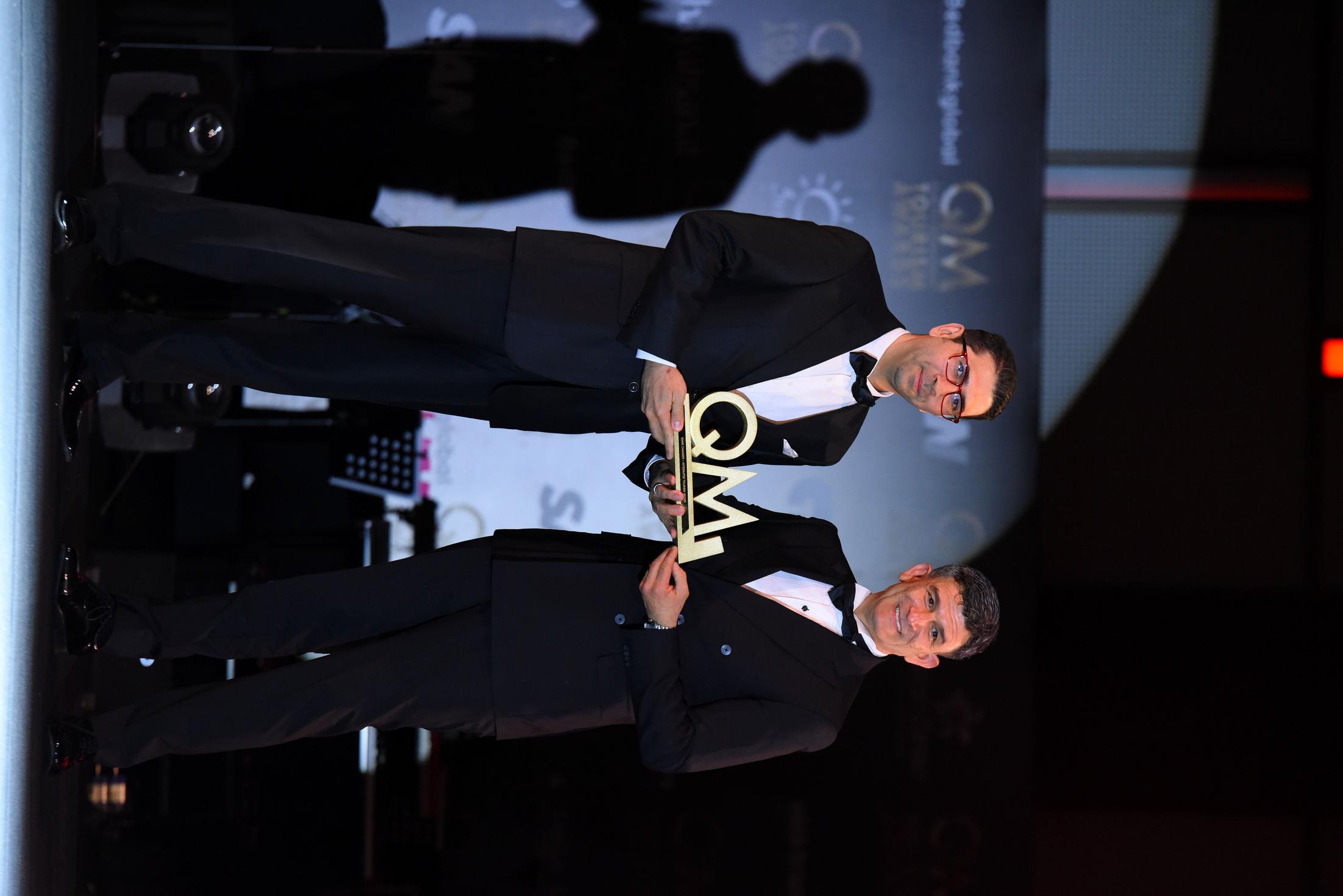 Corendon Turizm Grubu ekibi, QM Awards’ta ödül aldı