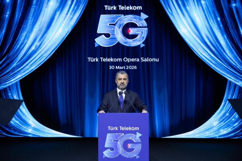 Türk Telekom, AKM’de 5G Gala’da Hologram Şovu