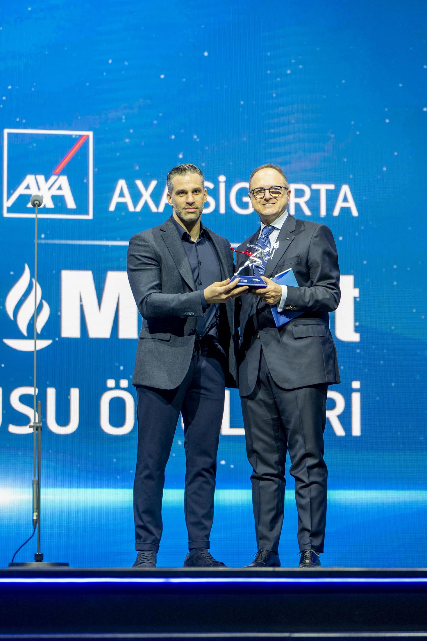 Dusan Alimpijevic, Jotun Spora Renk Katanlar Özel Ödülü ile