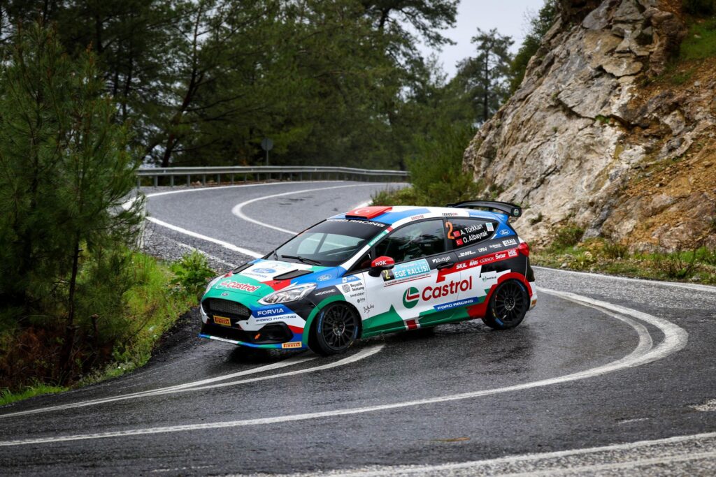 Castrol Ford Team Türkiye Ege Rallisi’ni kazandı