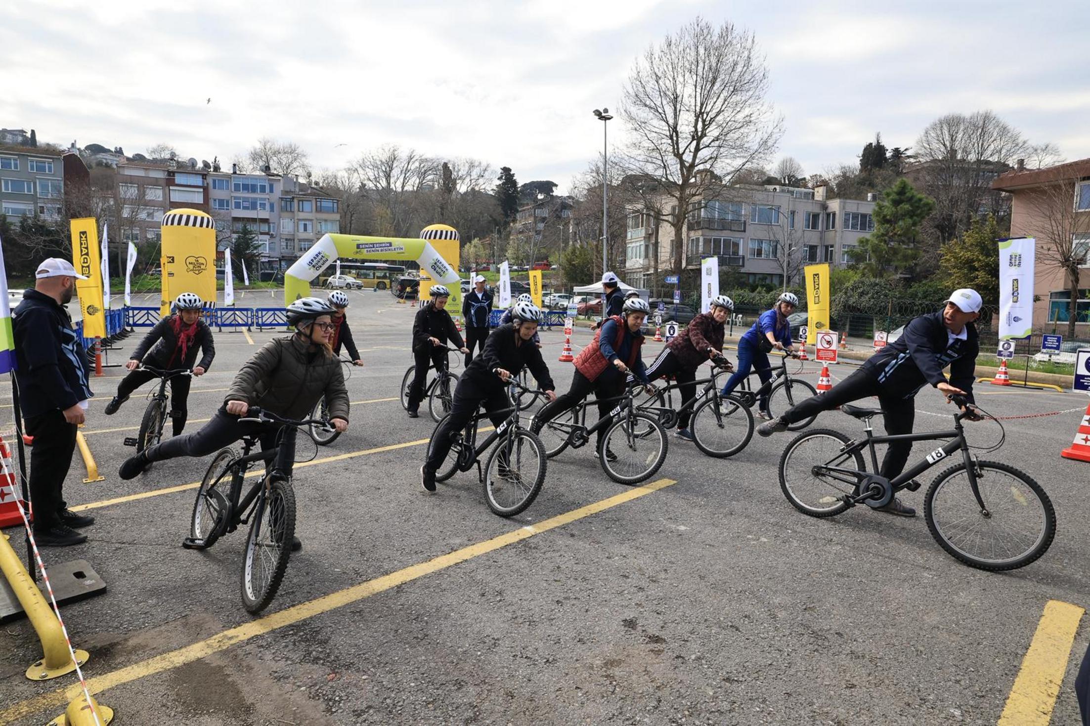Üsküdar’da İSPARK ücretsiz bisiklet eğitimi sezon açılışı