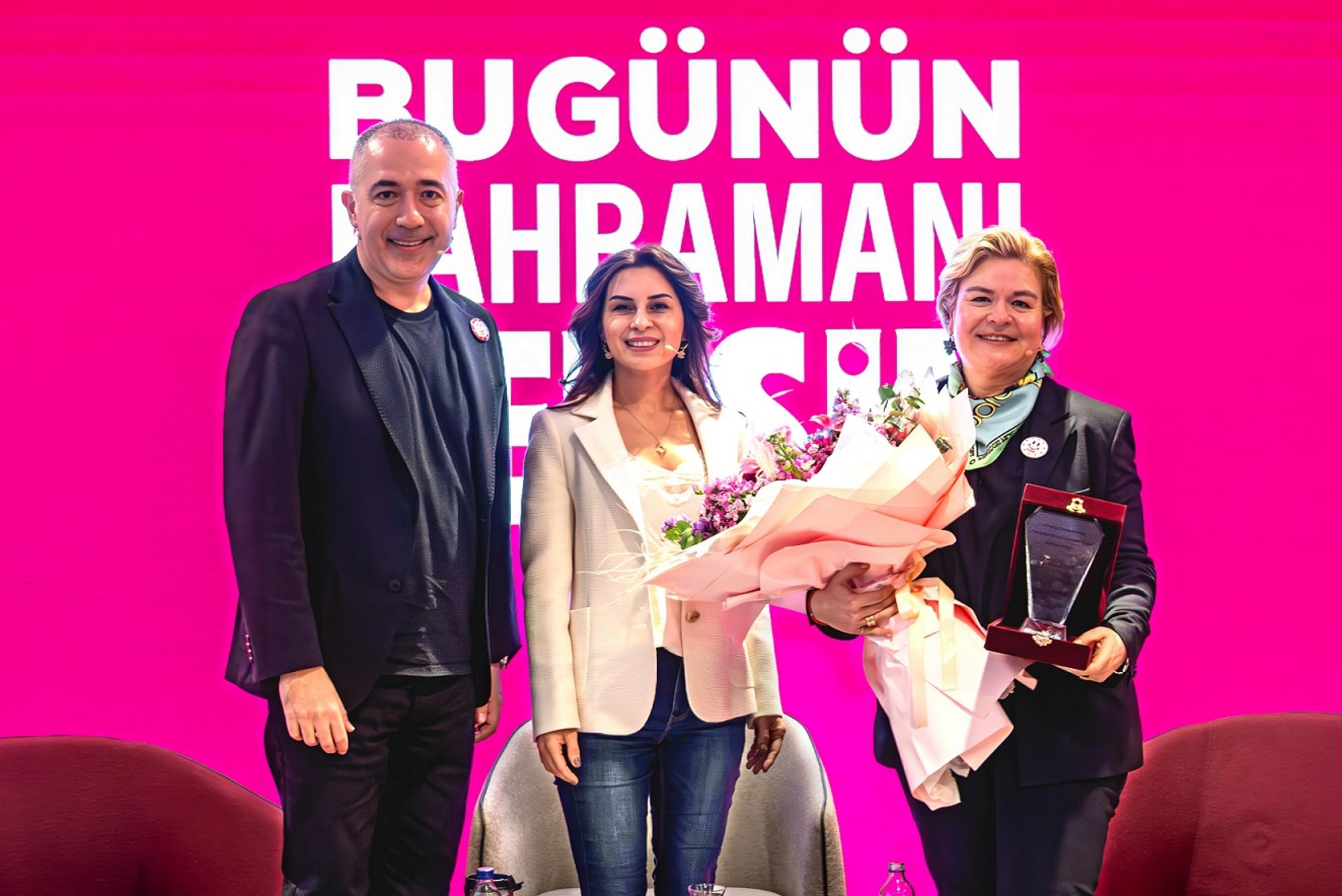 Alternatif Bank Müşteri Deneyimi Günü'nde konuşmacılar