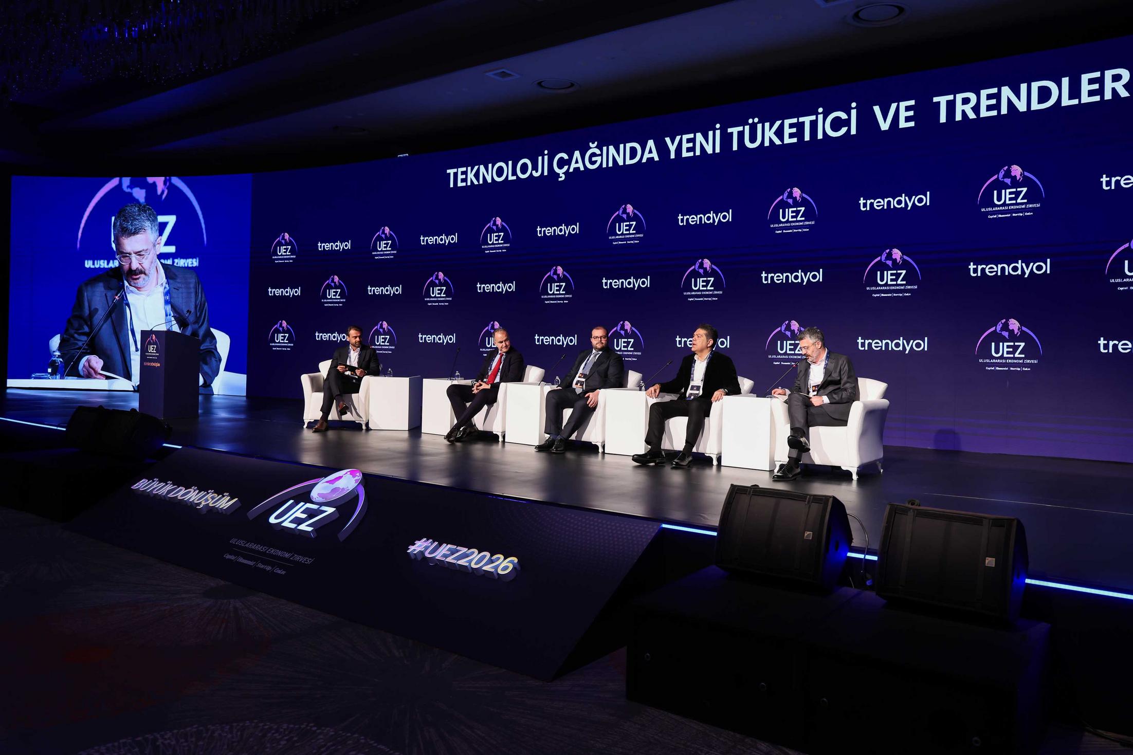 UEZ 2026 oturumundan sahne görüntüsü