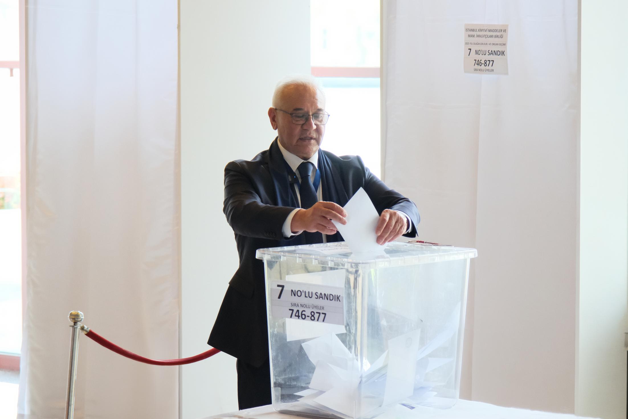 Vefa İbrahim Aracı, İKMİB Başkanı seçildi