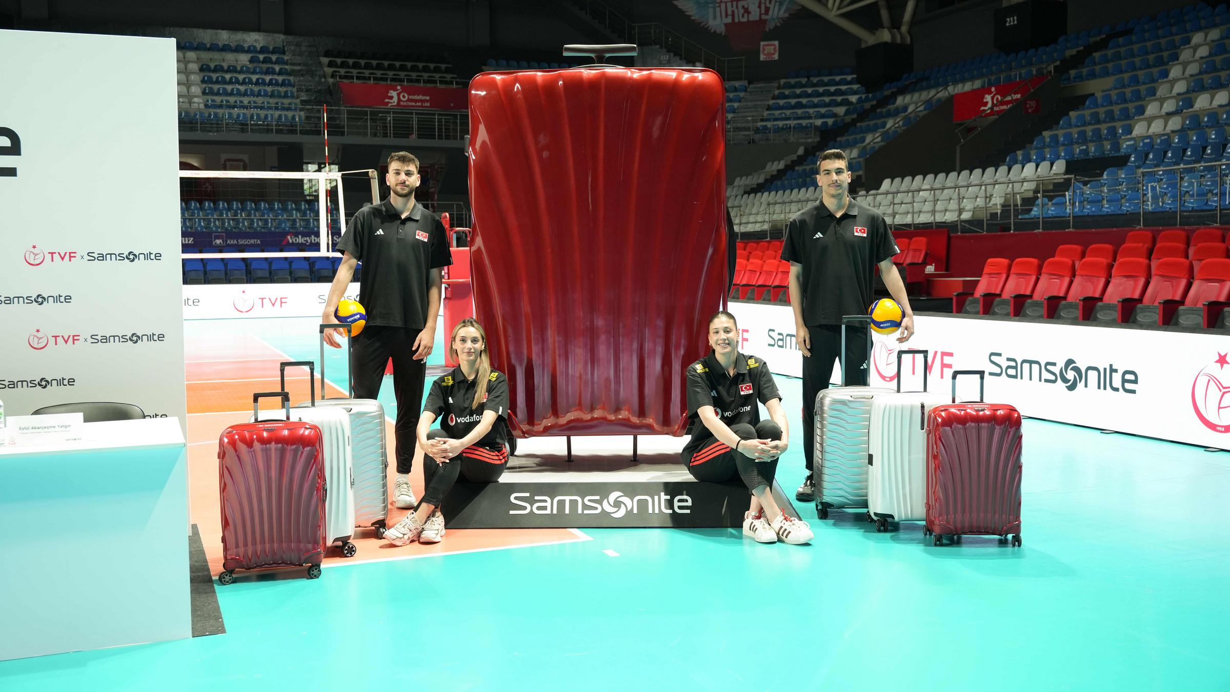 Samsonite ve Türkiye Voleybol Federasyonu sponsorluk görseli