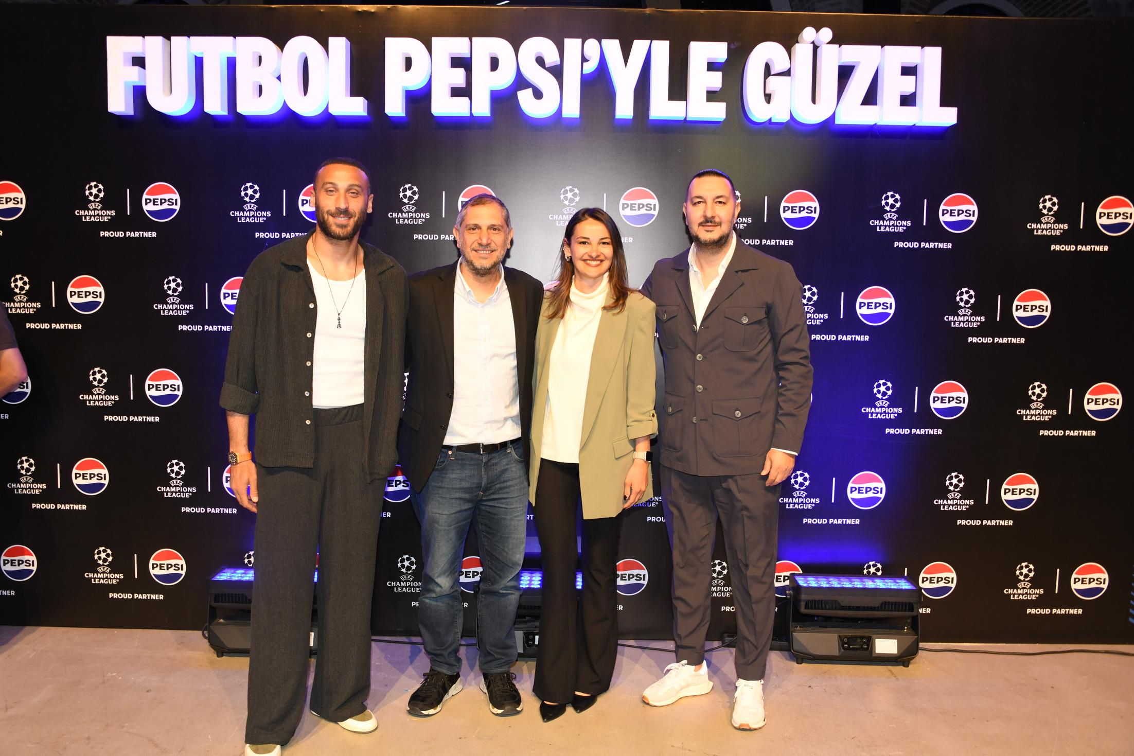 Pepsi’nin UEFA Şampiyonlar Ligi yarı final etkinliğinde dev ekran karşılaşma keyfi