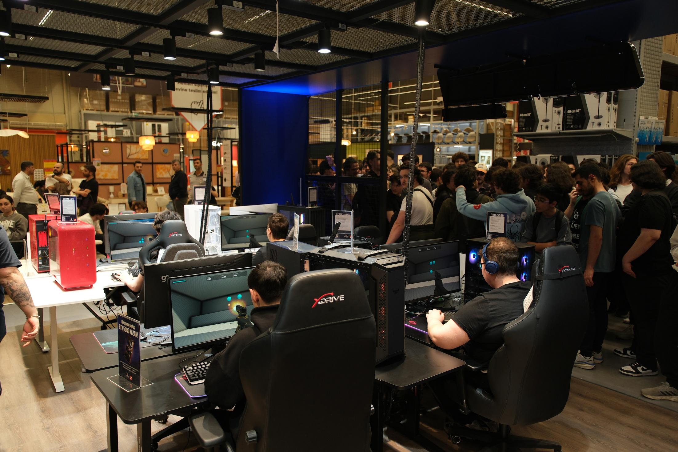 Koçtaş Kartal mağazasında mağaza içi gaming deneyim alanı - 2