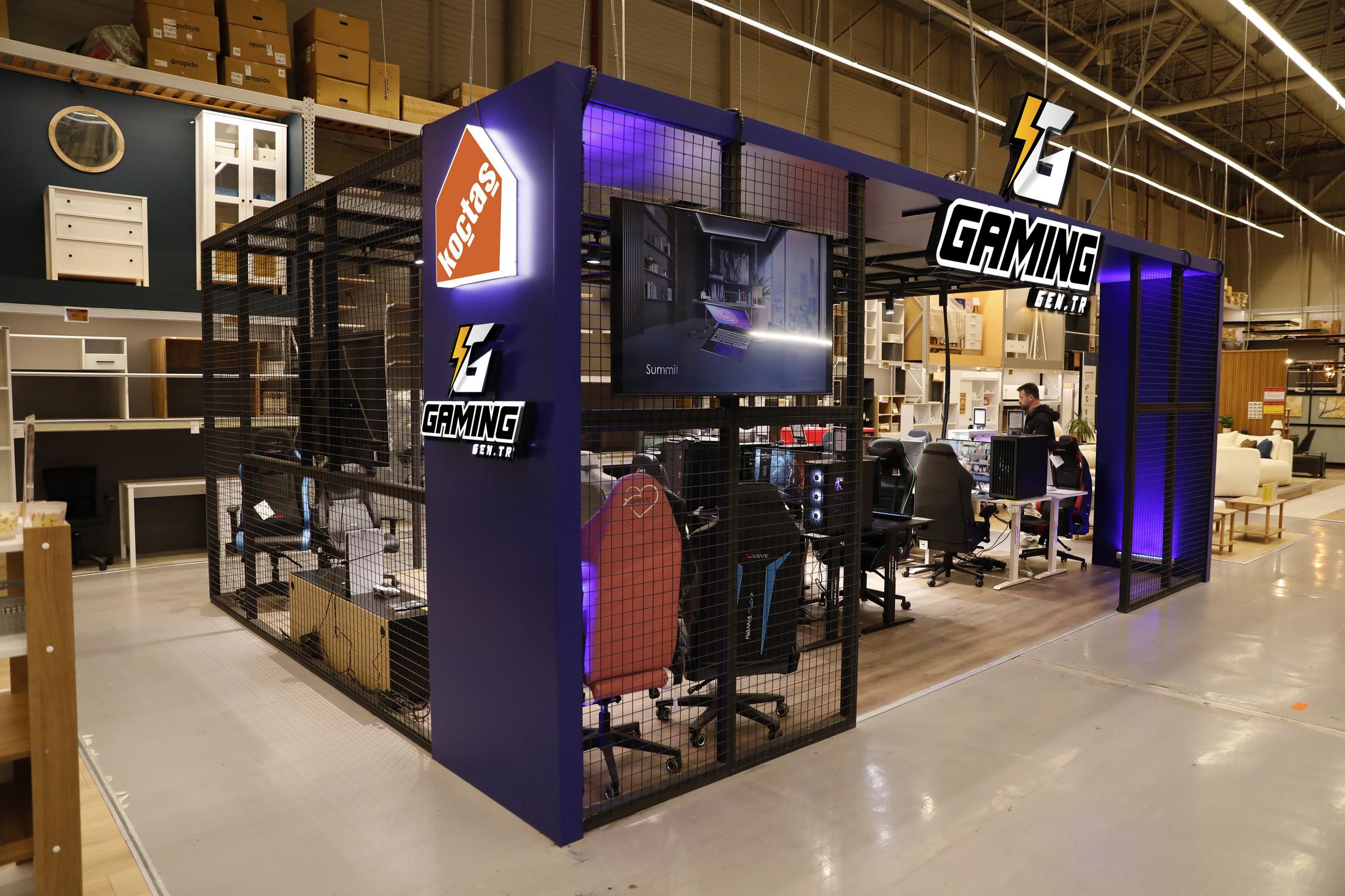 Koçtaş Kartal mağazasında mağaza içi gaming deneyim alanı - 1