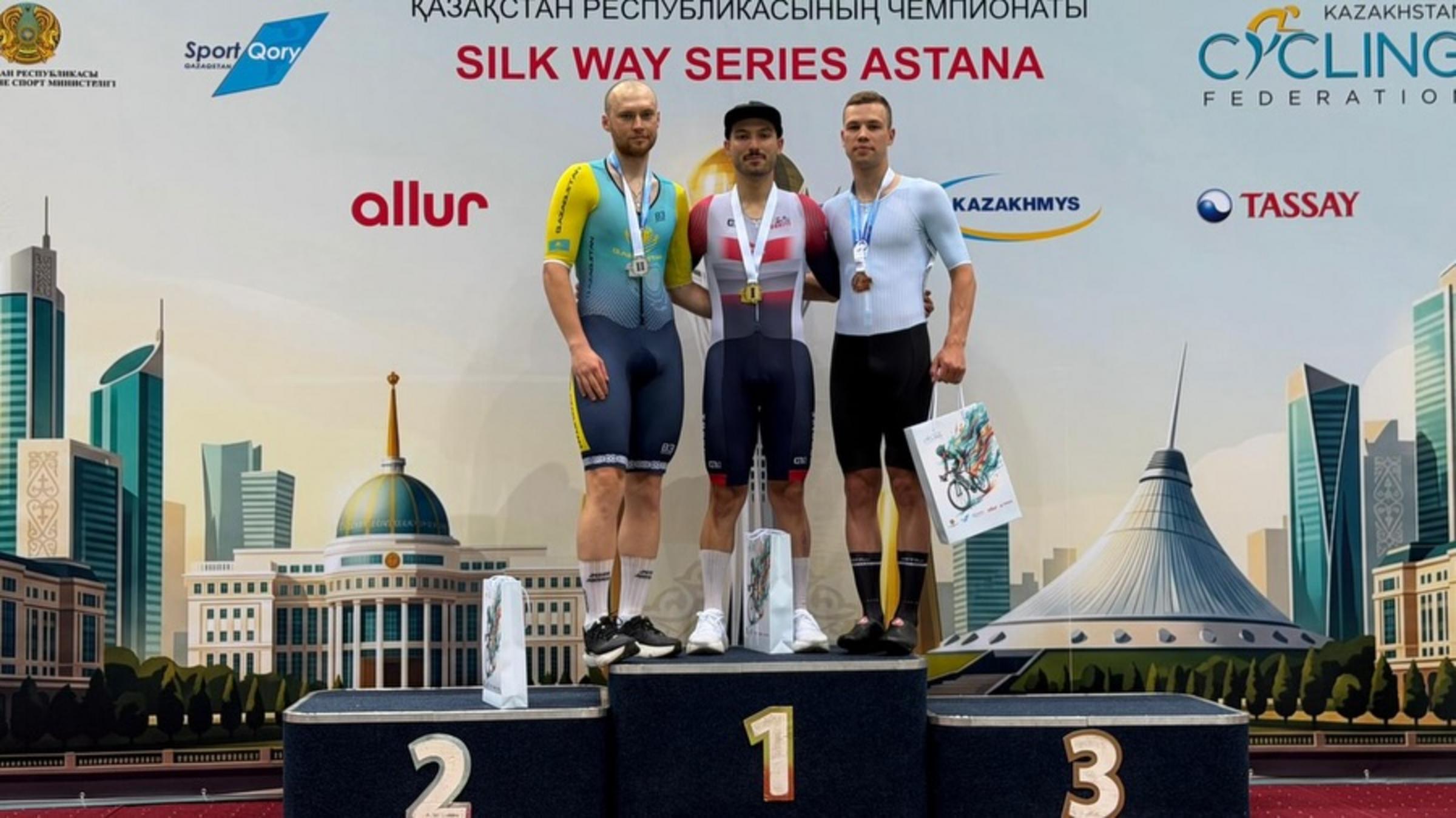 Türkiye Milli Takımı Astana pist bisikleti – madalya sevinci