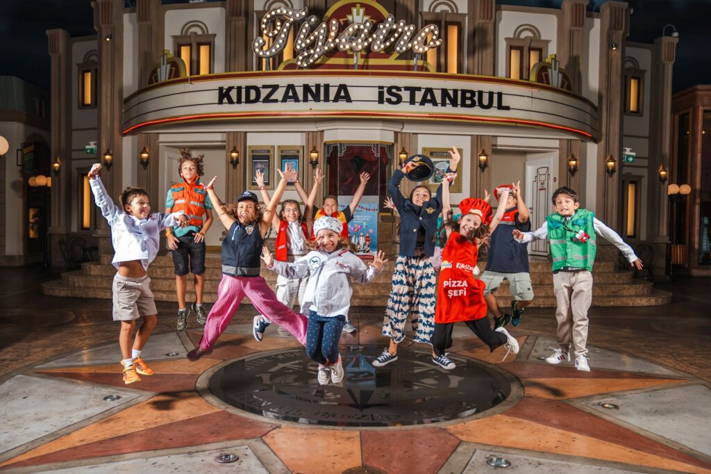 Kidzania bayram coşkusu