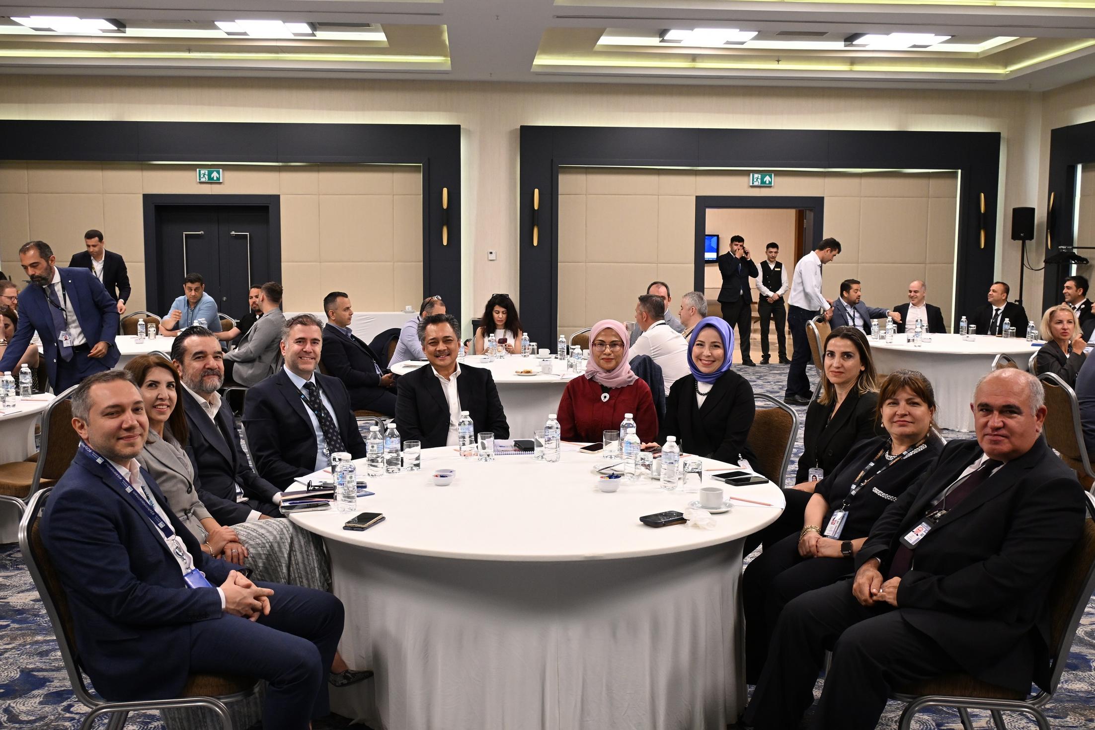 İstanbul Sabiha Gökçen Town Hall toplantısı