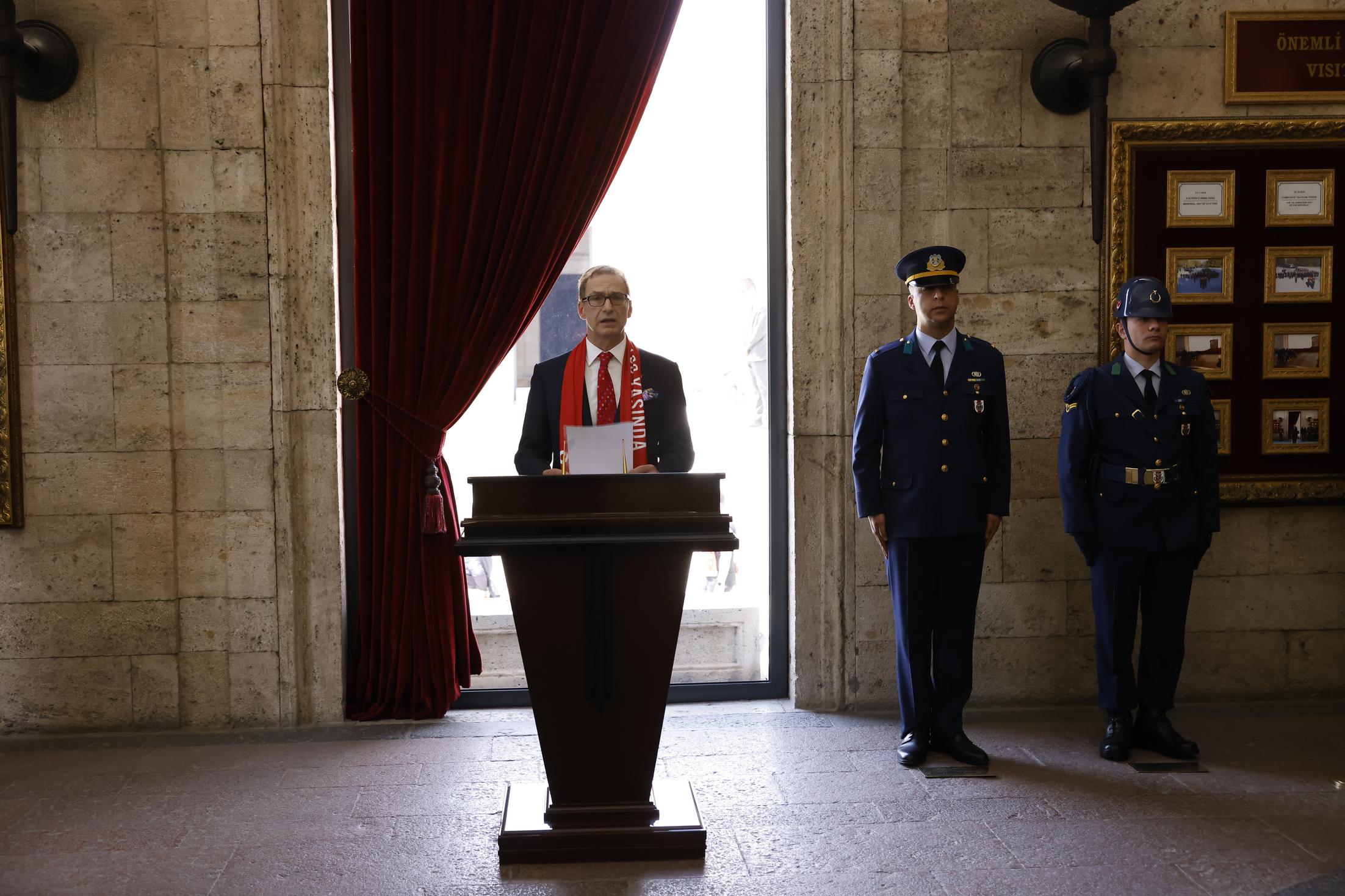 Koç Topluluğu 100. yıl Anıtkabir ziyareti - 2