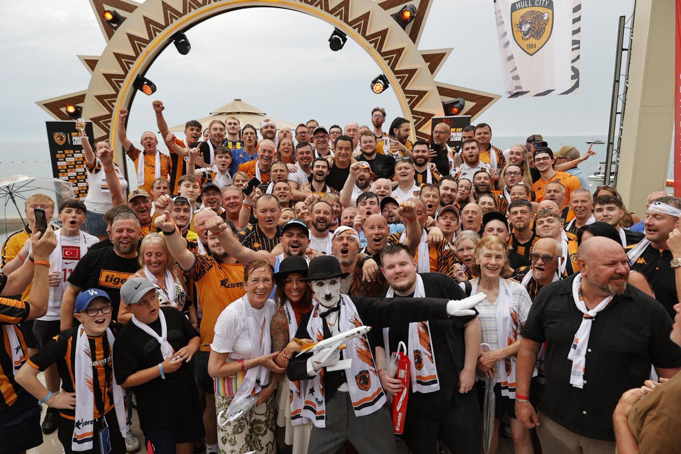 Hull City taraftar buluşması, Corendon Airlines desteğiyle Antalya Hydros Club Kemer’de gerçekleşti