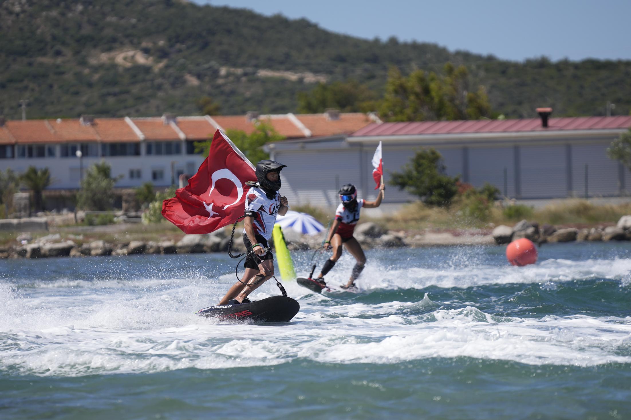 Çeşme Şifne’de düzenlenen İzeltaş Dünya Motosurf Şampiyonası
