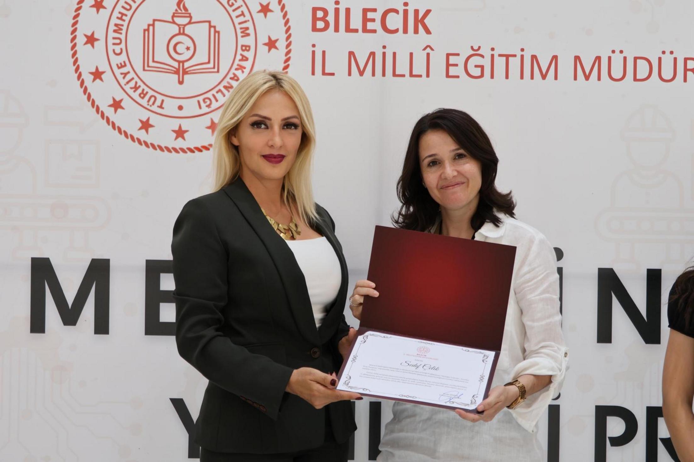 Bilecik’te düzenlenen Mesleğin Yıldızları ödül töreni