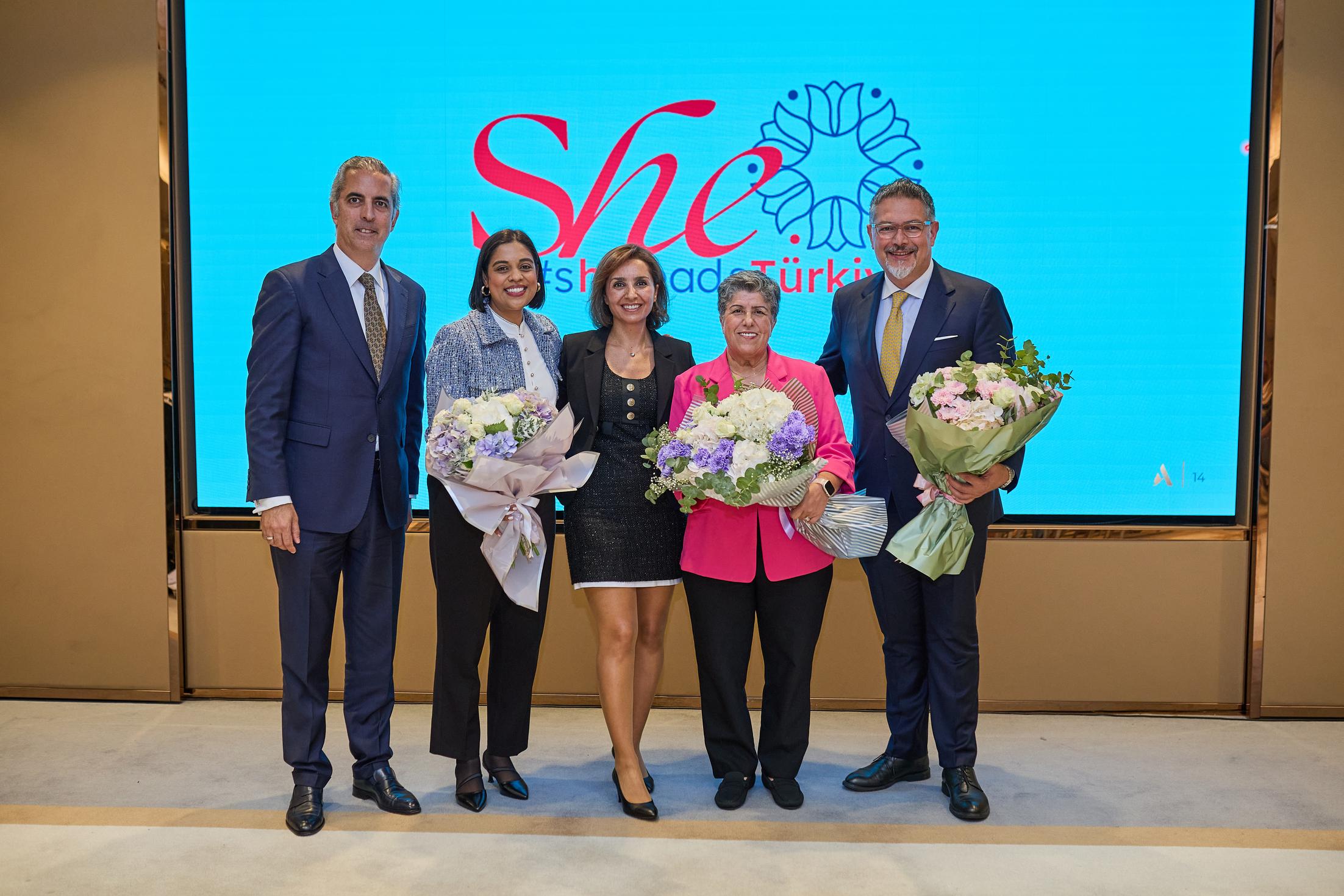 #sheleadsTürkiye seminerinden kare – Accor