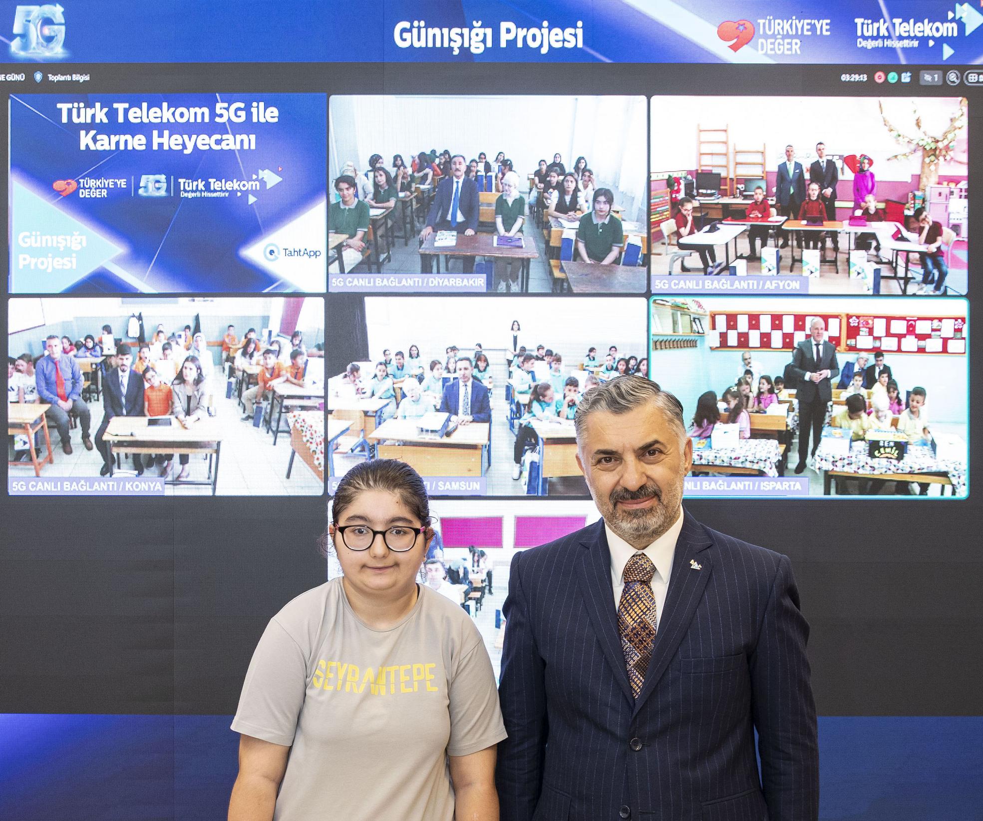 Günışığı projesi ve TahtApp ile 5G üzerinden eş zamanlı karne töreni