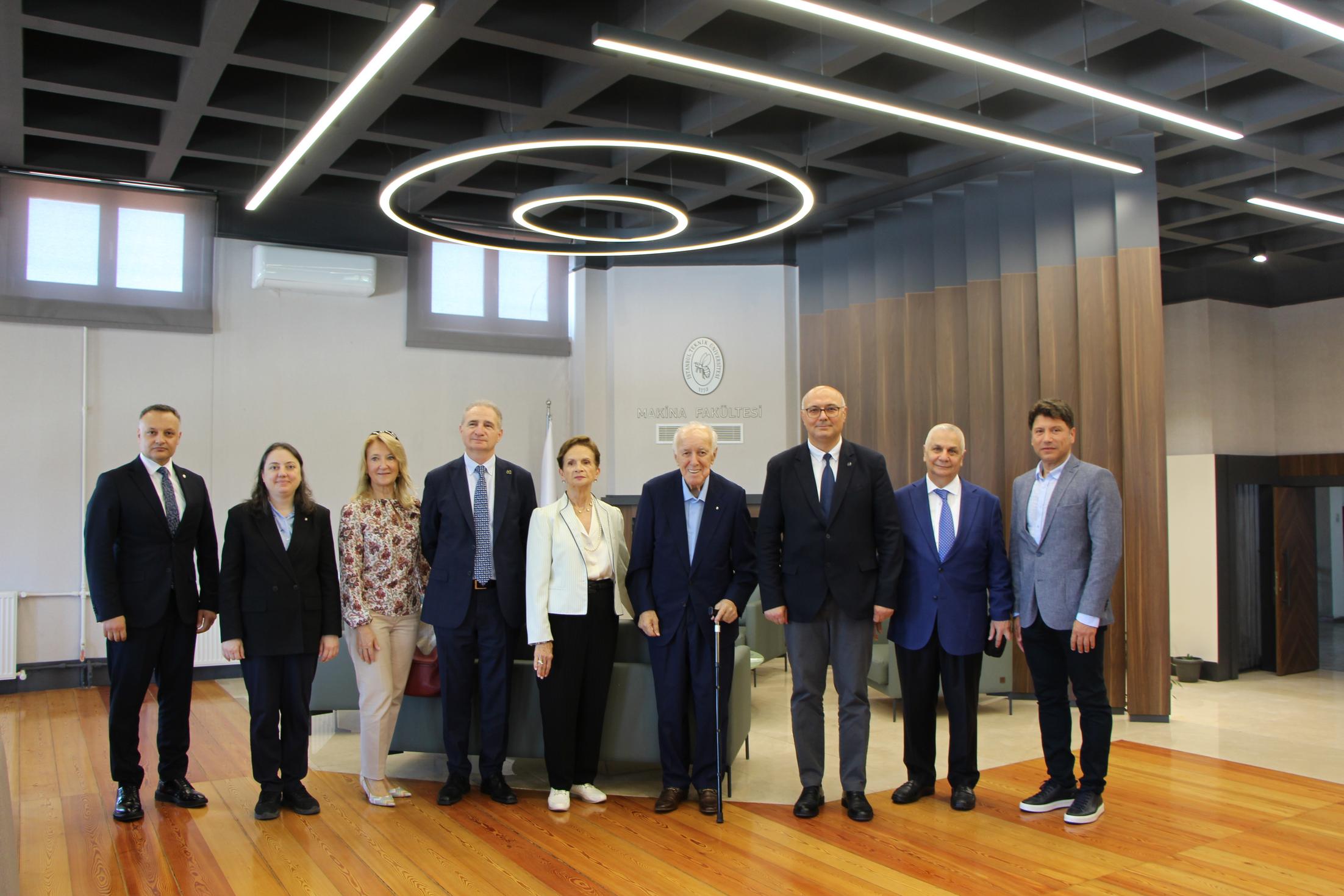 İTÜ Bedi Korun Bilgisayar Laboratuvarı açılışından bir kare
