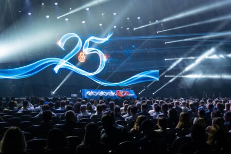 ebebek 25. yılını Volkswagen Arena’da kutladı