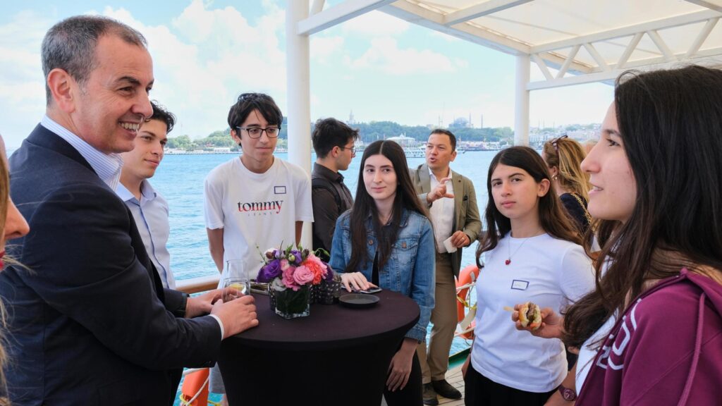 İş Bankası WorkupOnBoard’da Lise Girişimciliği Başladı