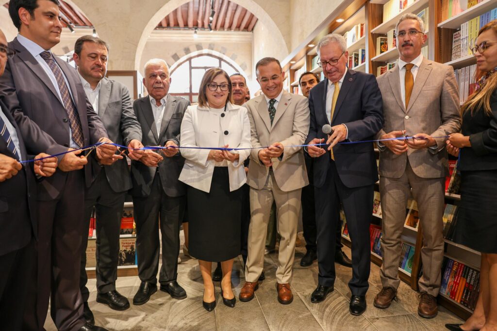 İş Kültür Yayınları Gaziantep’te 31. kitabevini açtı