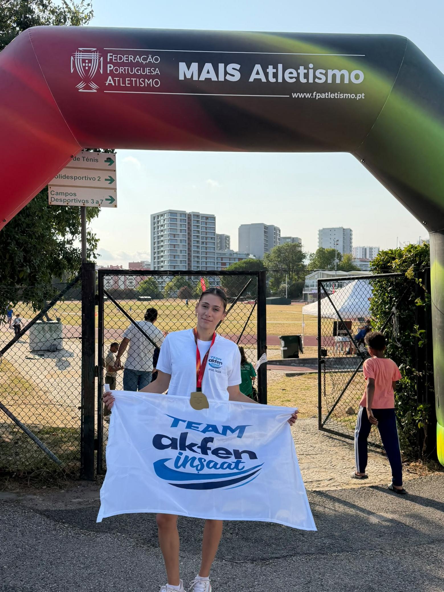 Aysel Önder, T20 kadınlar 400 metrede dünya 1 numarası