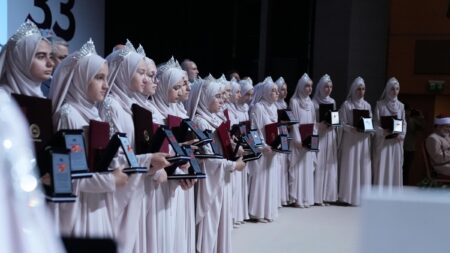 İhya Kız Kur’an Kursu 30. Yılda 33 Hafız Mezun