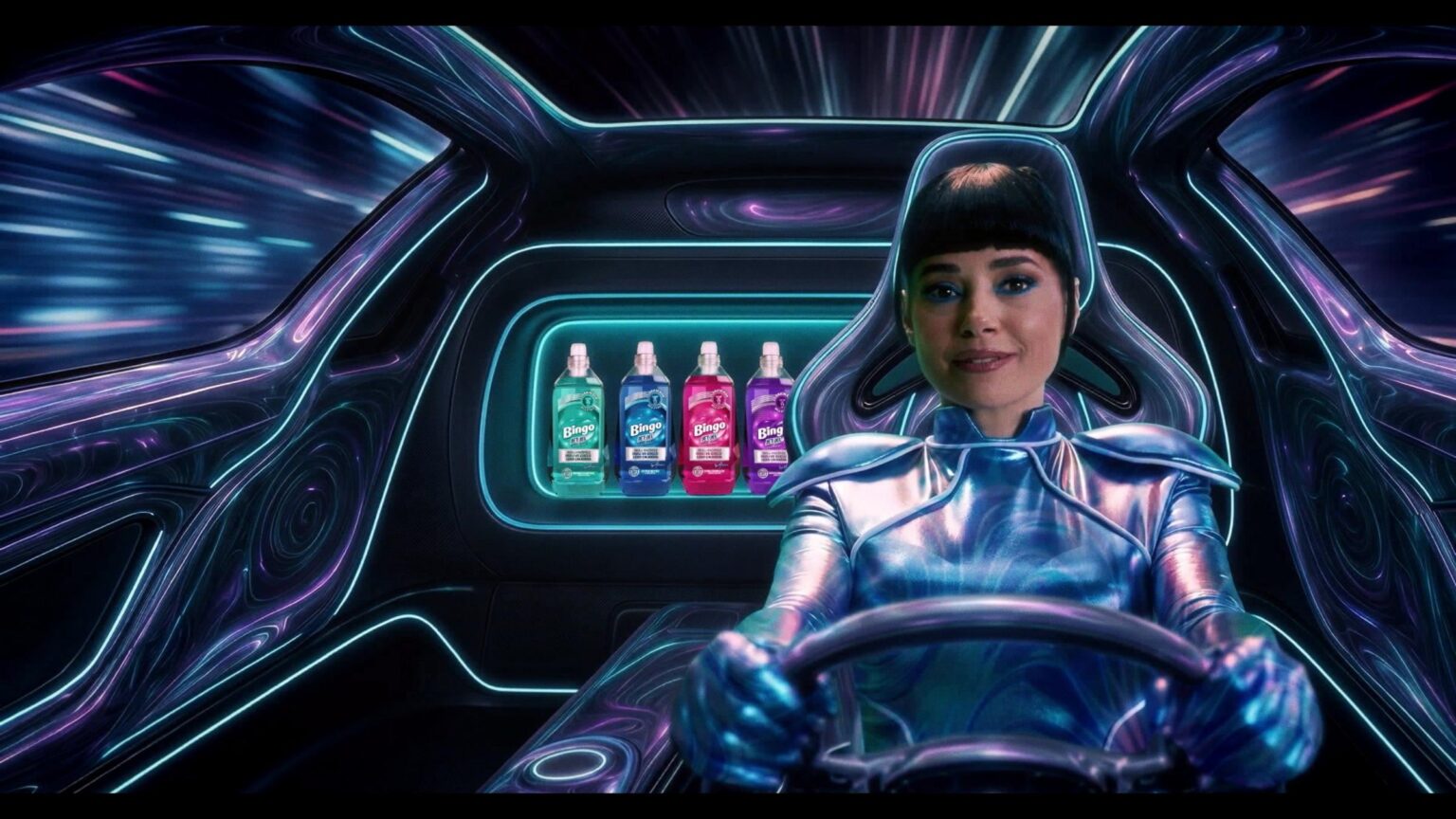 Bingo Jet Jel’in yeni reklamında Özgü Namal