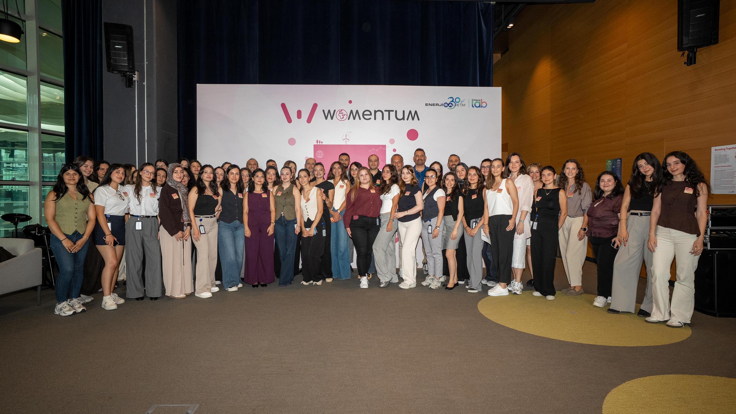 Enerjisa Üretim Womentum Programı final sunumundan bir kare