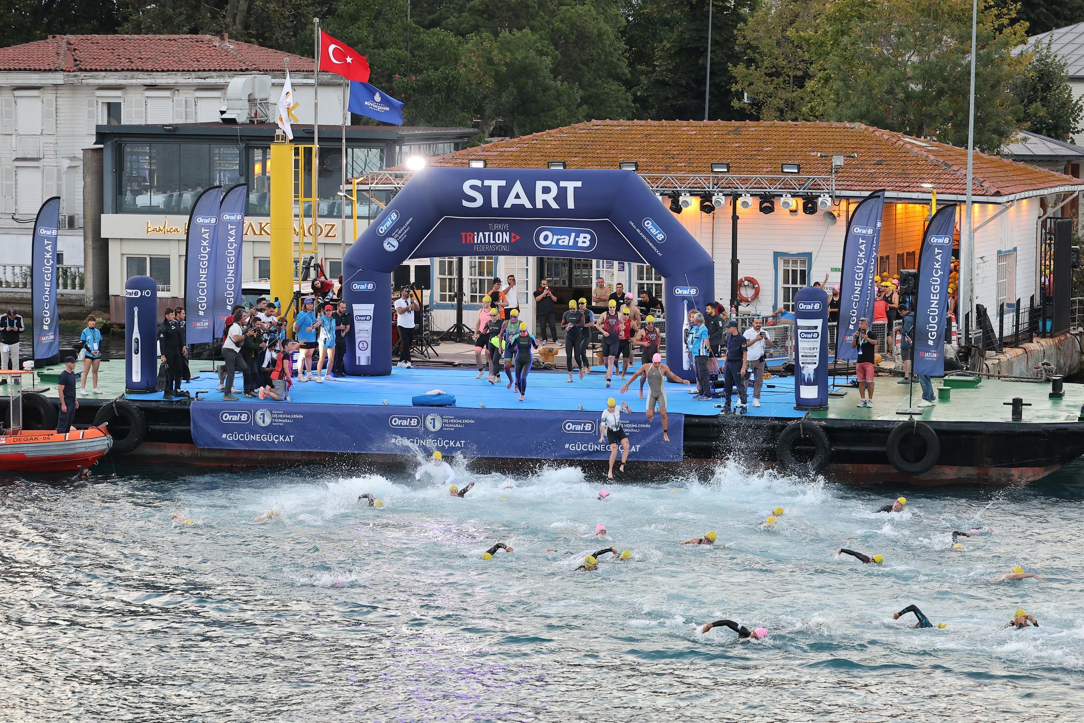 Oral-B İstanbul Boğaziçi Triatlonu 2026’dan kareler