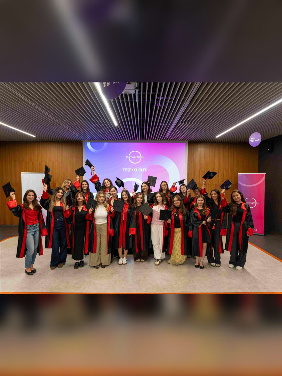 Zorlu Enerji FutureFem 3. dönem mezuniyet buluşması