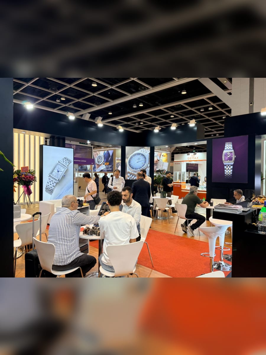 Daniel Klein Group Hong Kong Saat Fuarı standı