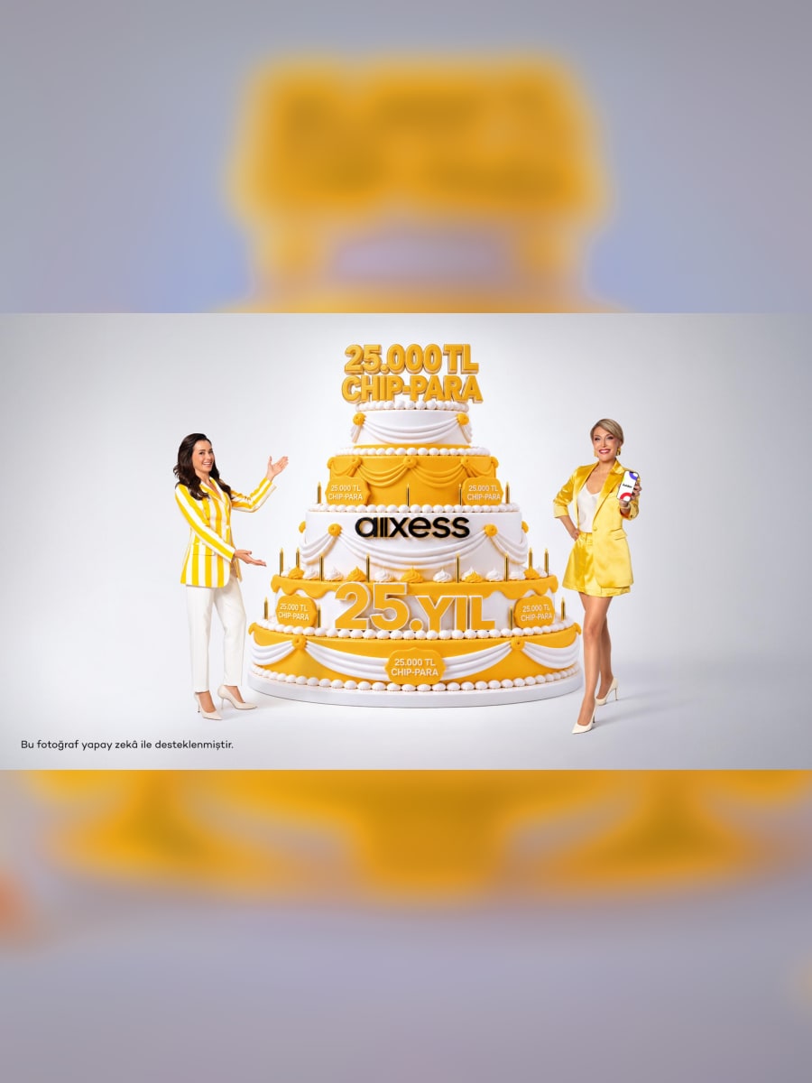 Axess 25. yıl kampanyası görseli - Özgü Namal ve Gülse Birsel (2)