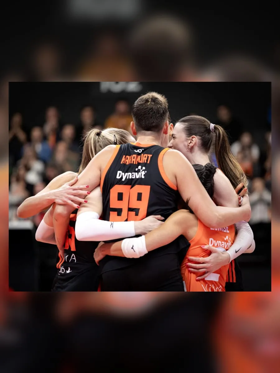 Eczacıbaşı Peron İstanbul - VakıfBank derbi maçı
