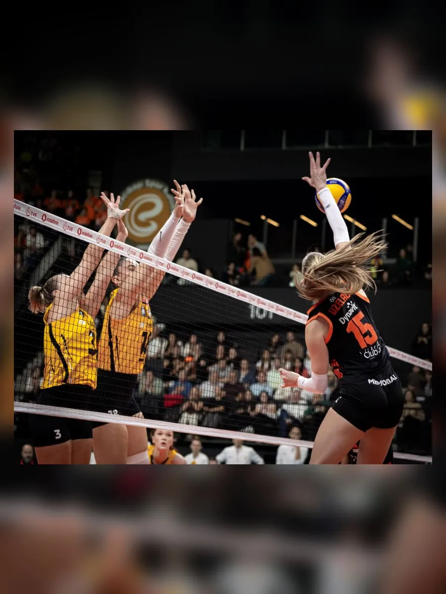 Eczacıbaşı Peron İstanbul - VakıfBank derbi maçı