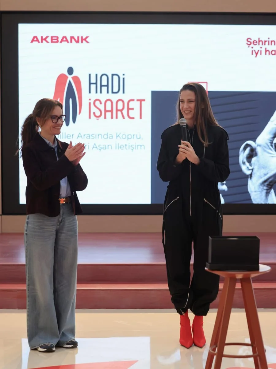 Serenay Sarıkaya, Akbank Şehrin İyi Hali işaret dili atölyesi
